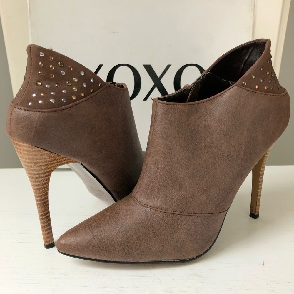 XOXO Jenski Brown Studded Ankle Boots Size 7